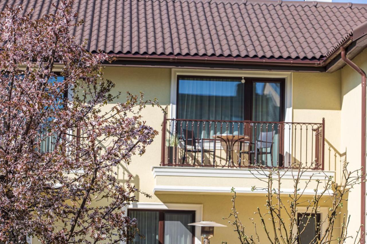 Sakura_Inn Паланга Экстерьер фото