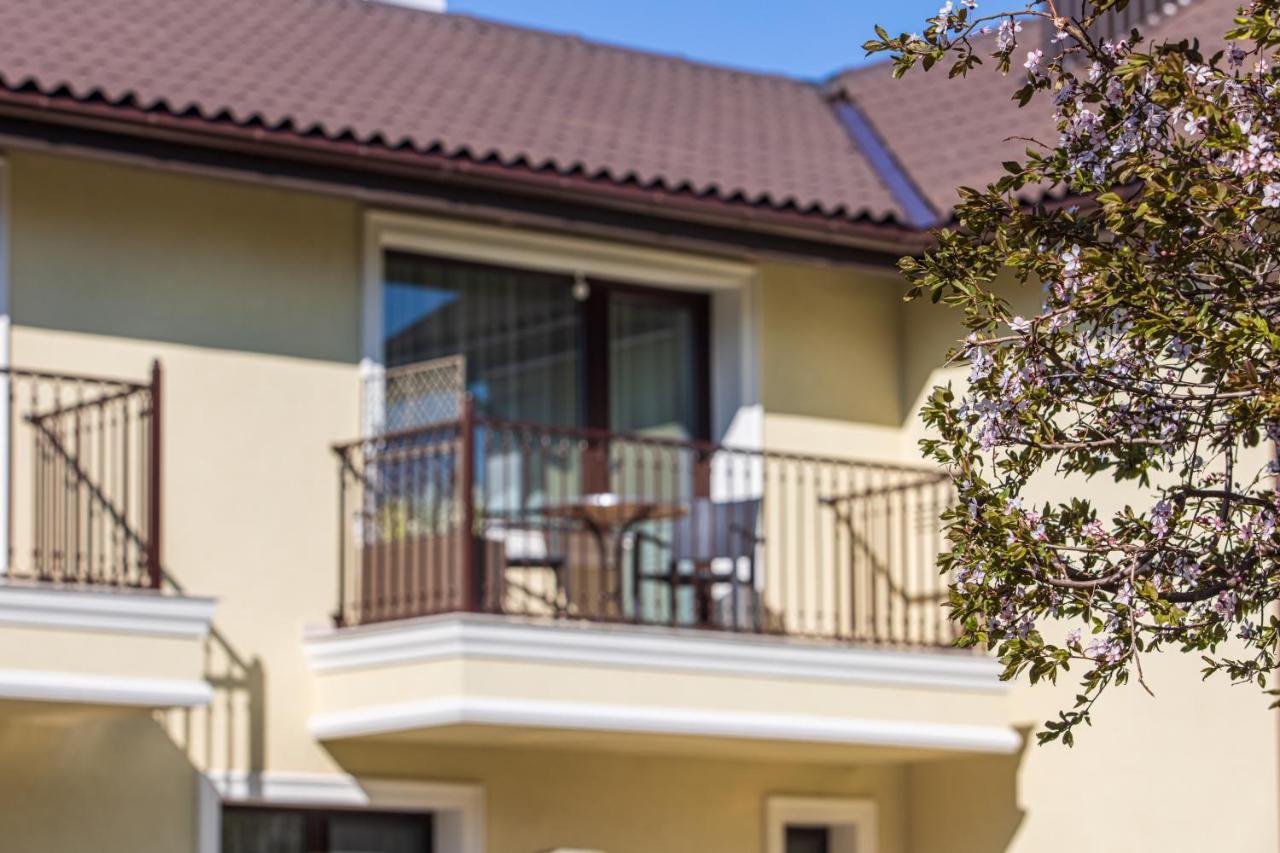 Sakura_Inn Паланга Экстерьер фото